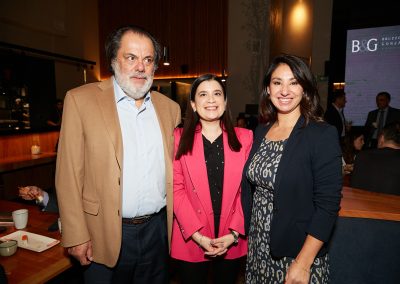 Tomas Aylwin, Lorena Salinas y Daniela Valdes